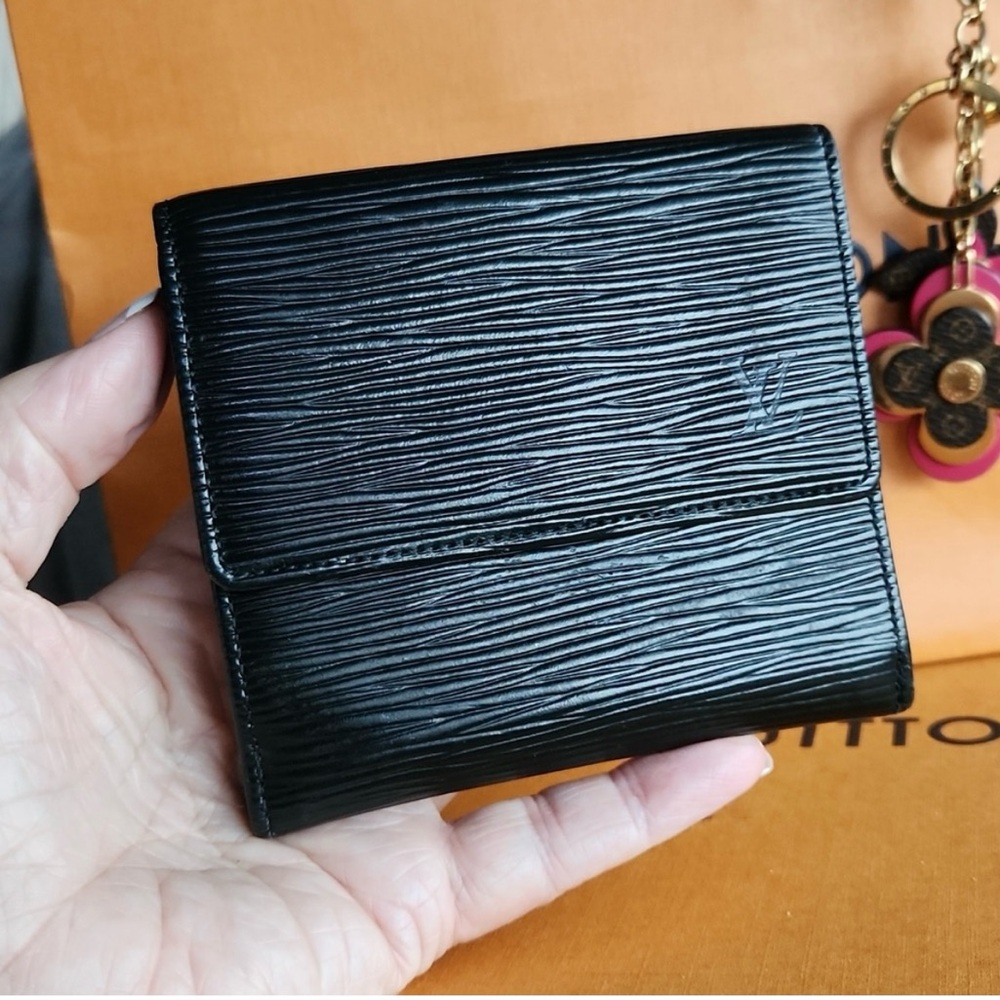 AUTHENTIC Louis Vuitton Epi Black Elise Wallet
